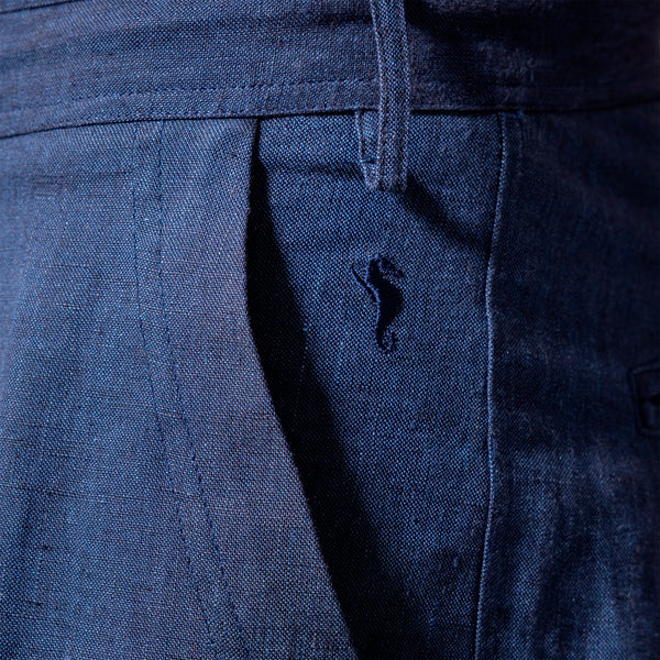 بنطلون كتان أزرق داكن