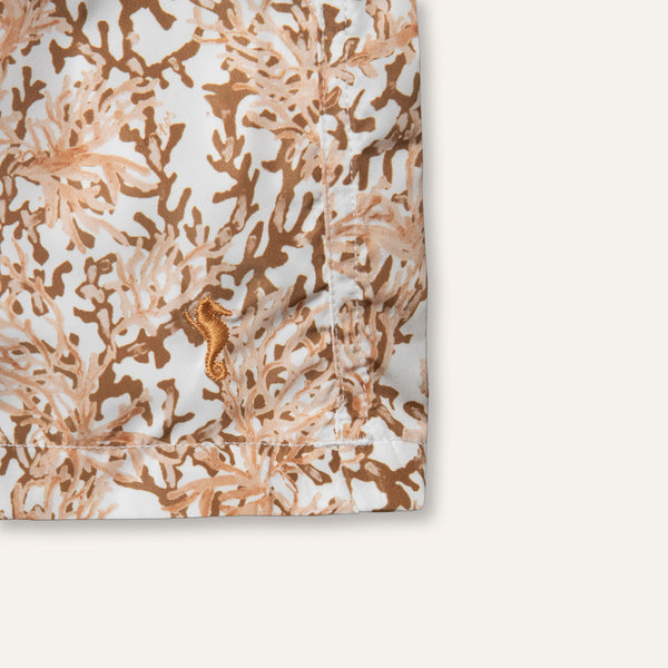 شورت سباحة باللون المرجاني الرملي